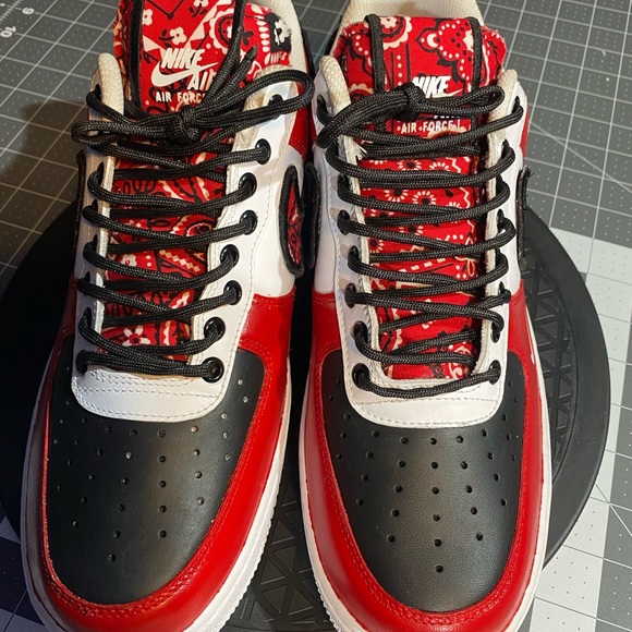 Custom Nike AF1 Low Red bandanna edition - Picture 4 of 5